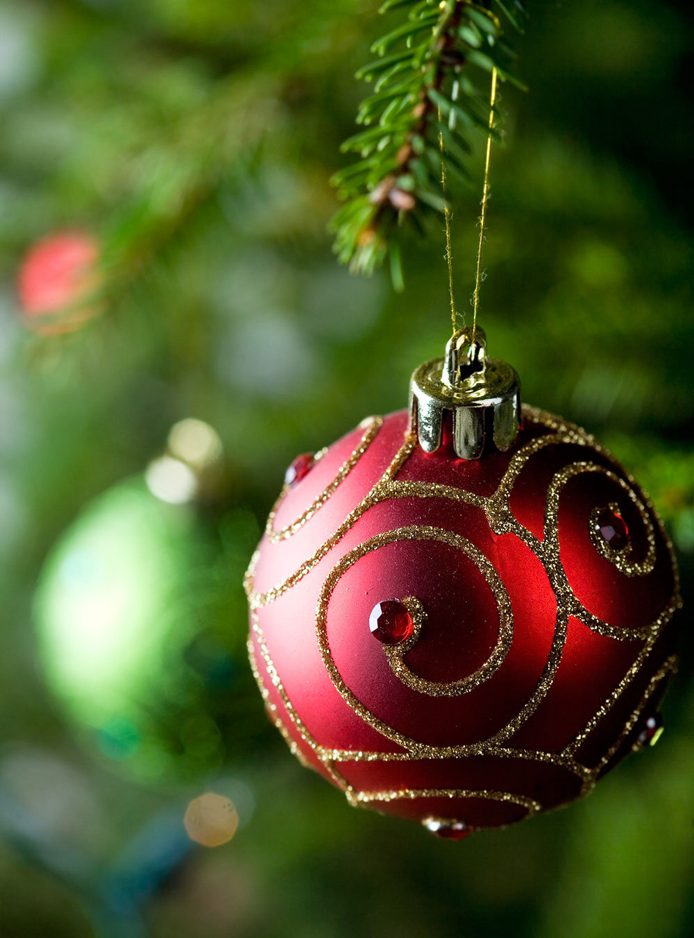 How to Photograph Holiday Ornaments :: Digital Photo Secrets